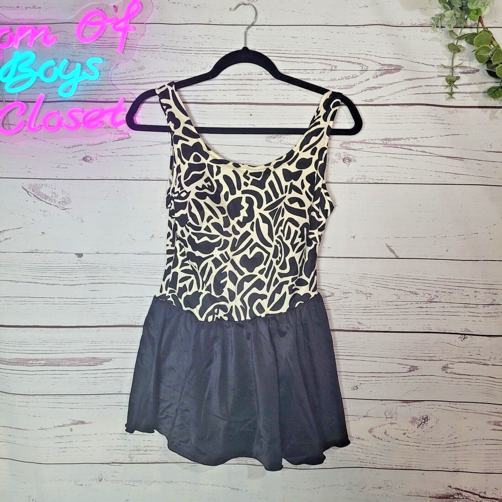 Vintage Womans ILGWU Union Made One Piece Skirted‎ Swimsuit Black Floral Size 36